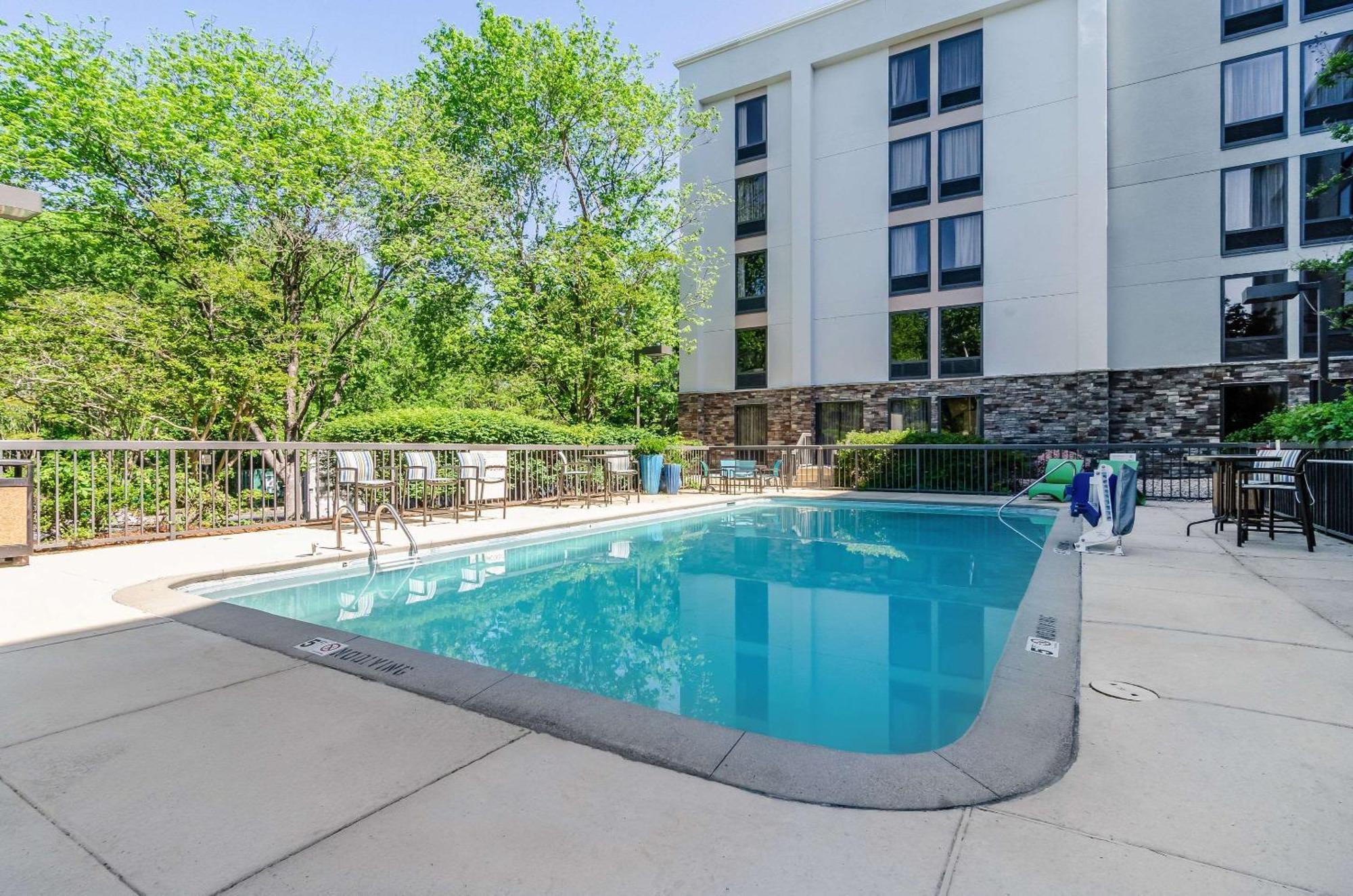 Comfort Inn Raleigh Midtown Экстерьер фото